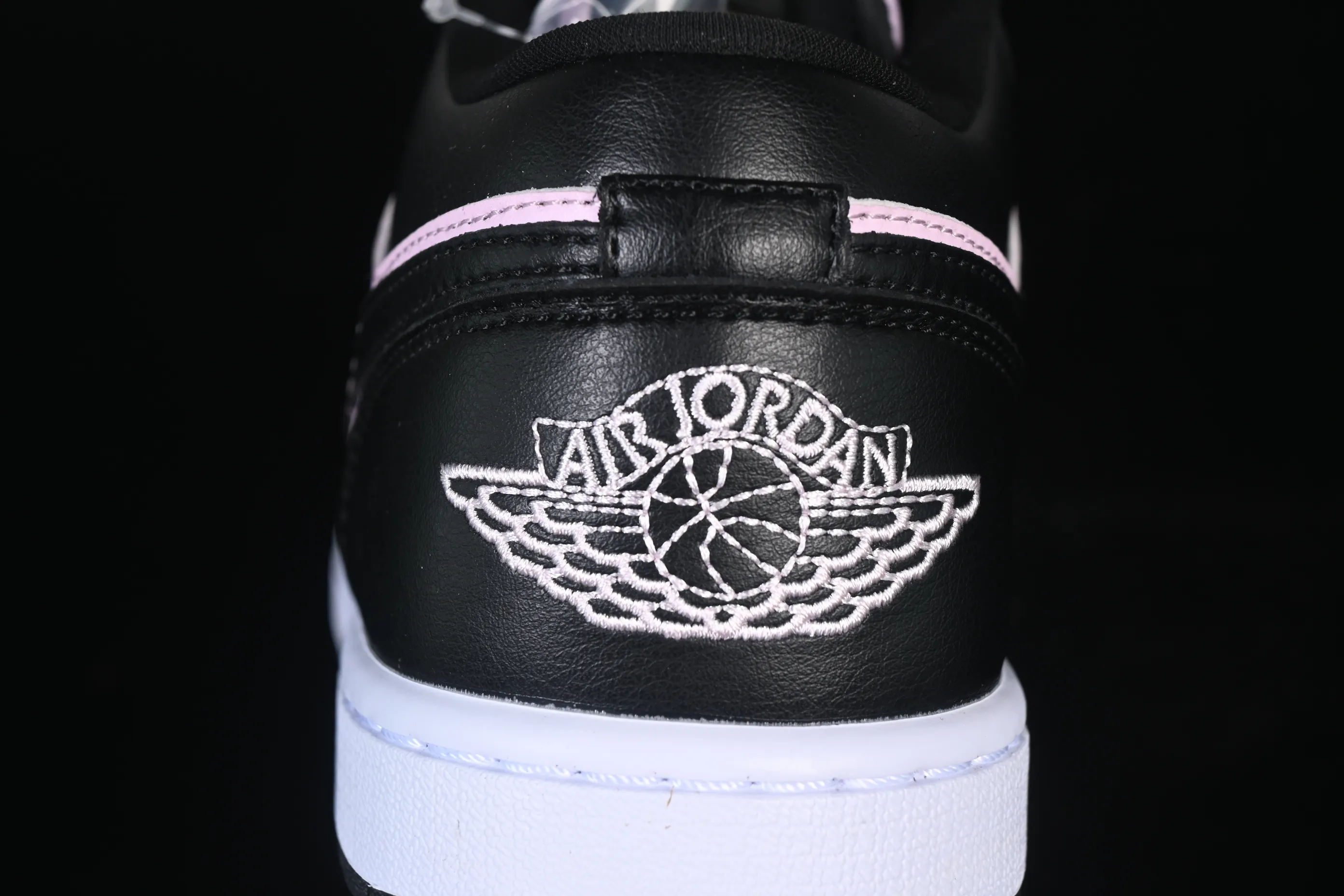 All categories Air Jordan Jordan series basketball shoes Air Jordan 1 Low Air Jordan 1 Low AJ1 Joe 1 black powder low-top cultural casual sneakers IO3394-663
